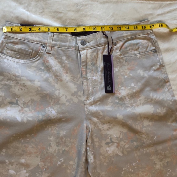 NWT Gloria Vanderbilt slimming jean classic rise - Picture 5 of 8